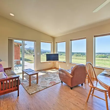 Sequim Cottage With Panoramic Olympic Mtn Views!
